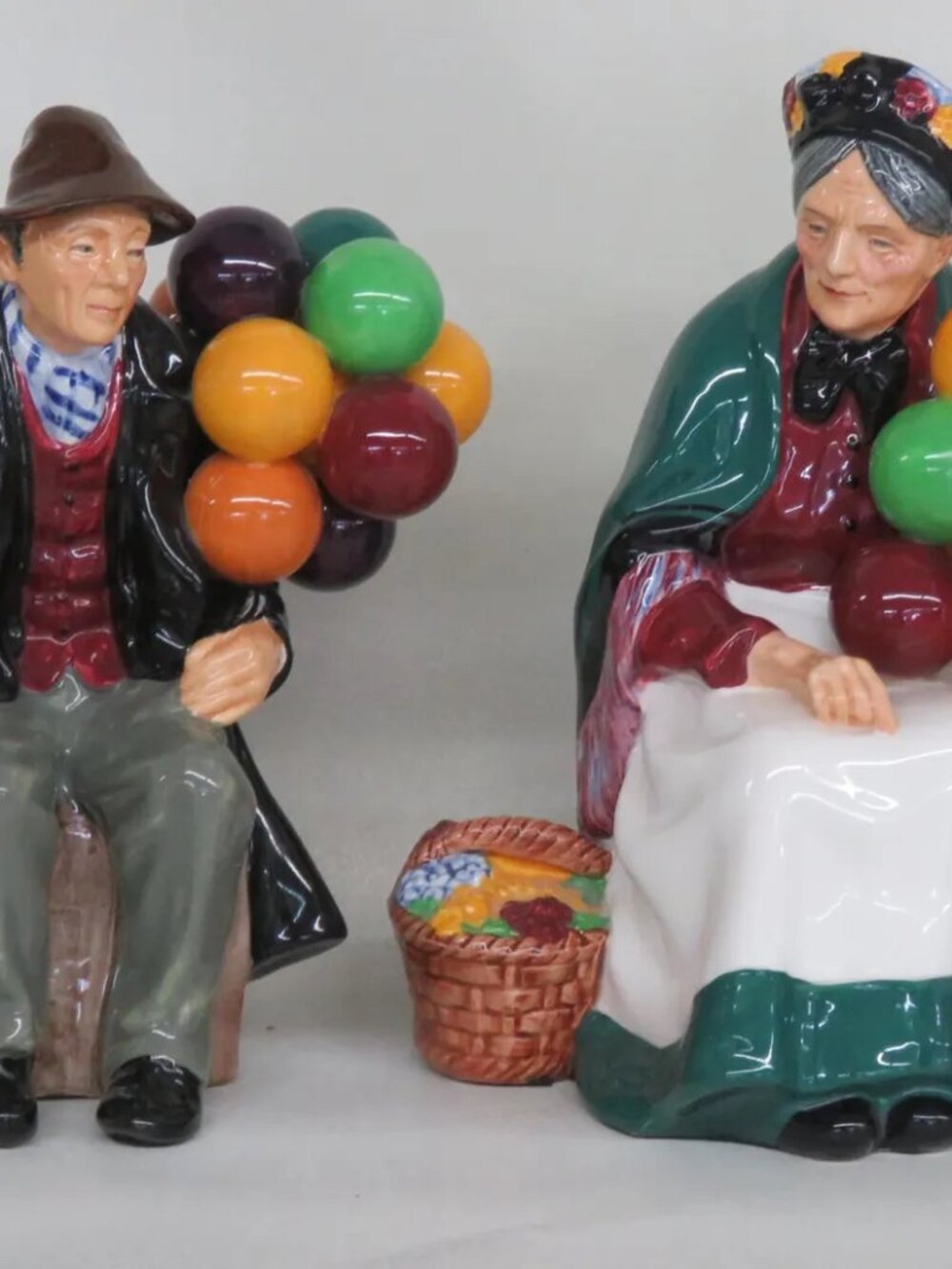 Royal Doulton Old Balloon Seller HN1315 Balloon Man HN1954 Figurines 4393B- RARE